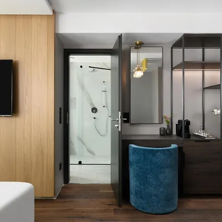 Vinifera Wine & 5 Stars Superior 5*