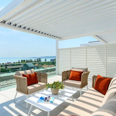 Vinifera Wine & 5 Stars Superior