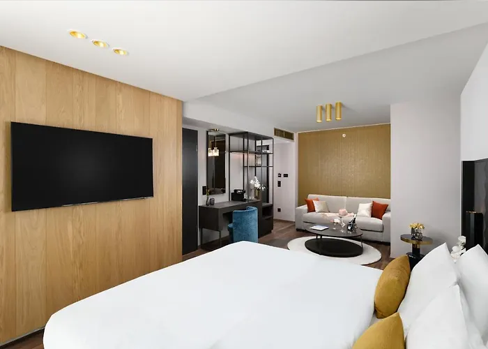 Vinifera Wine & 5 Stars Superior Hotel