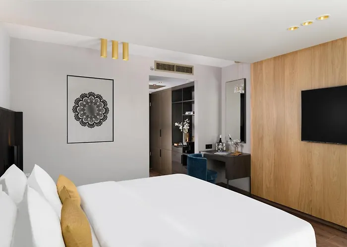 Vinifera Wine & 5 Stars Superior Hotel