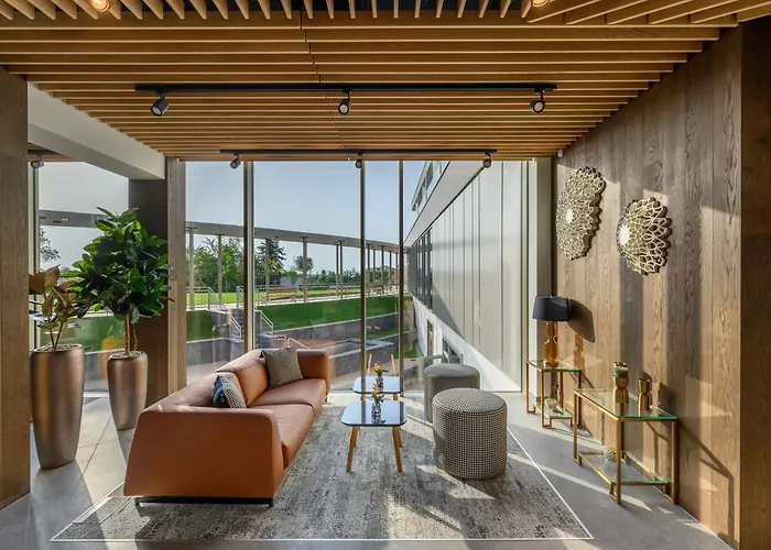 Vinifera Wine & 5 Stars Superior