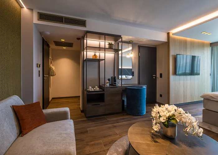 Vinifera Wine & 5 Stars Superior